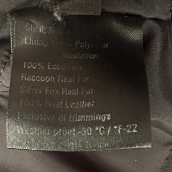 Elegant Black Genuine Leather Coat with Genuine Fur Trim - Picture 7 of 7